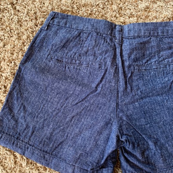 Mid-rise linen shorts - Picture 3 of 3